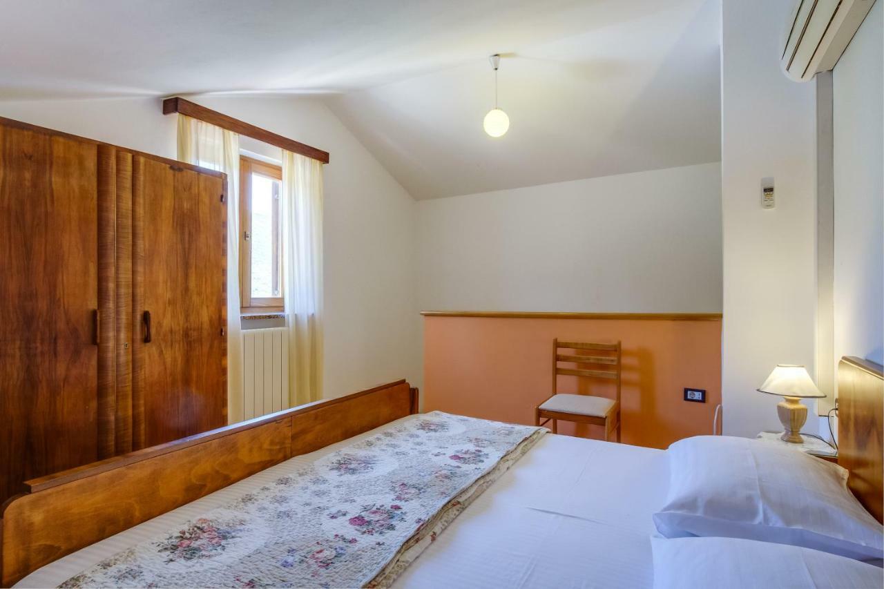 Apartmani Zorica Martinscica  Exterior photo